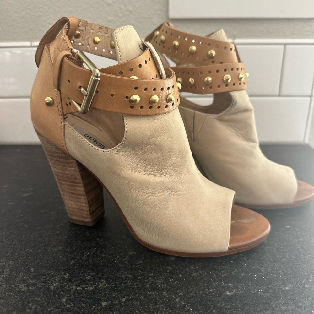 Guess Women's Tan and Cream Peep Toe Heels